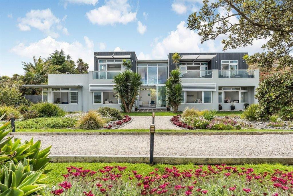 Waiheke Waterfront Lodge Oneroa Exterior photo