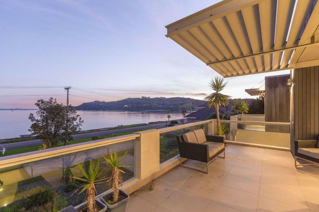 Waiheke Waterfront Lodge Oneroa Exterior photo